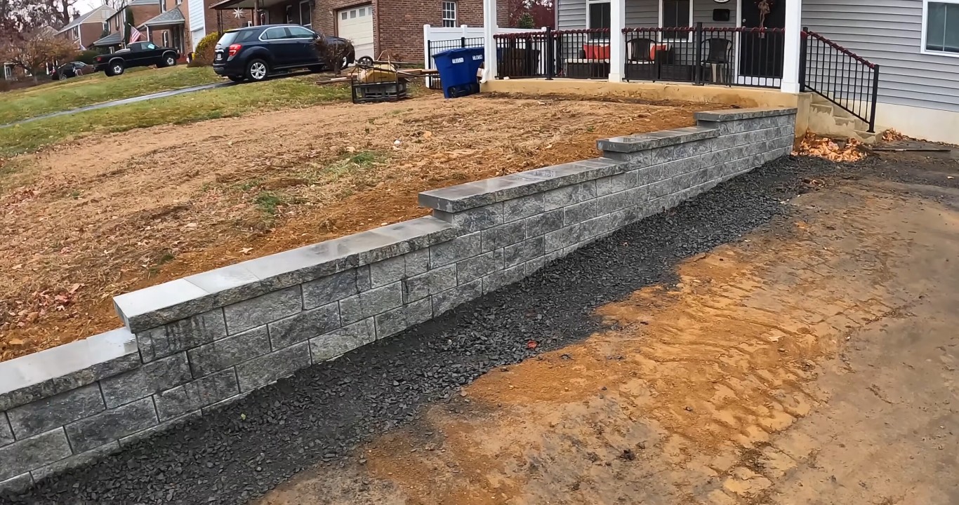 Retaining wall design and installation in residential yard